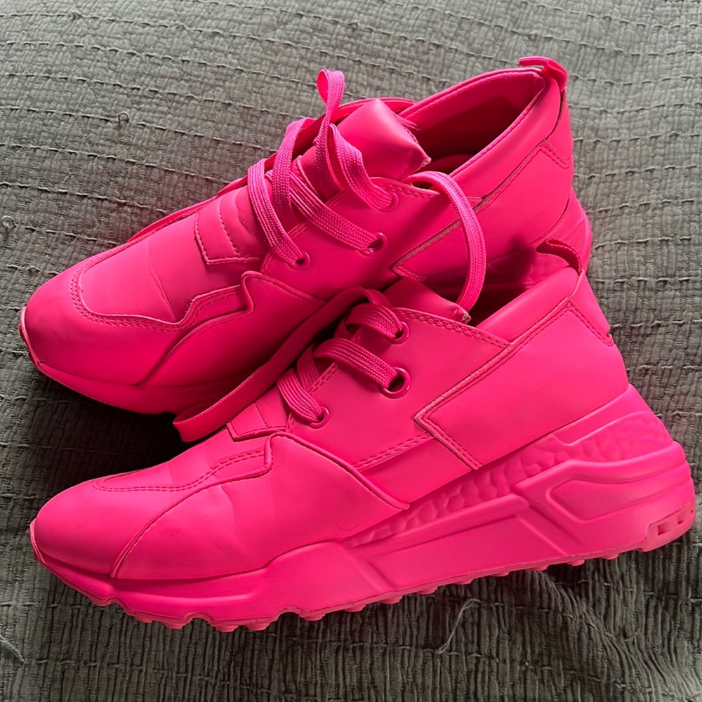 Steve Madden sneakers
